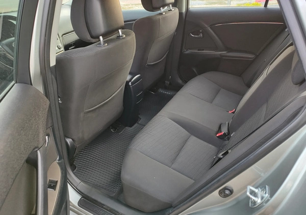 Toyota Avensis cena 19900 przebieg: 293000, rok produkcji 2009 z Supraśl małe 301